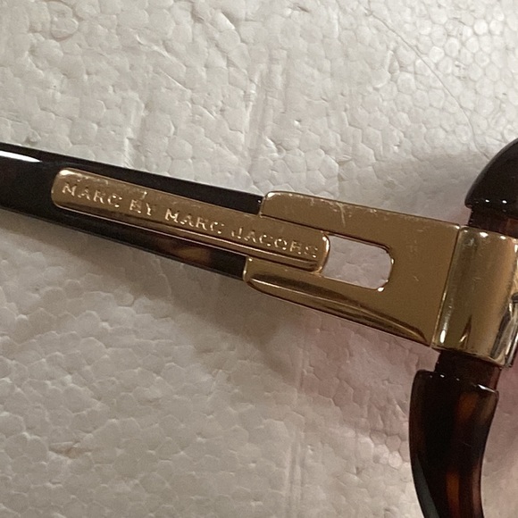 Marc by MARC JACOBS oversized vintage sunglasses ? with case main image 5